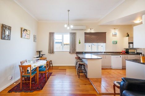 Photo of property in 93 Featherston Street, Takaro, Palmerston North, 4412