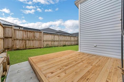 Photo of property in 11 Cronshaw Road, Karaka, Papakura, 2113