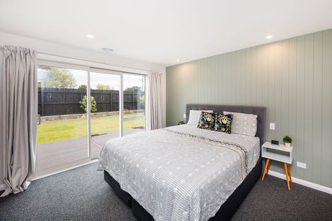 Photo of property in 72 Freedom Drive, Kelvin Grove, Palmerston North, 4414