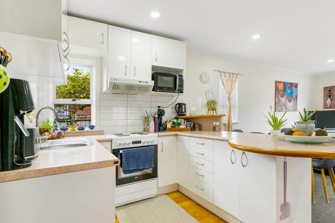 Photo of property in 13 Taikata Road, Te Atatu Peninsula, Auckland, 0610