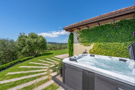 Photo of property in 61a Whitford Park Road, Whitford, Manurewa, 2576