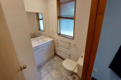 Photo of property in 2 Wardour Mews, Avonhead, Christchurch, 8042