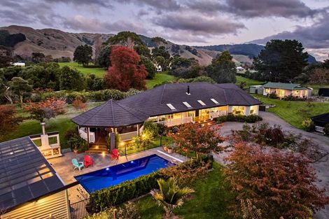 Photo of property in 140 School Road, Te Horo, Otaki, 5582