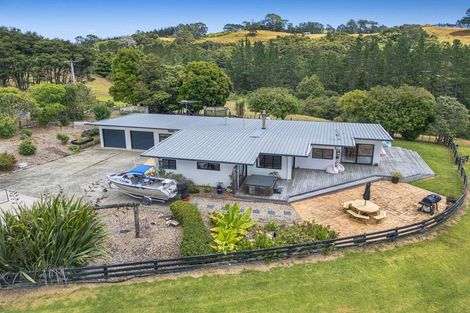 Photo of property in 436 Kanohi Road, Kaukapakapa, 0873