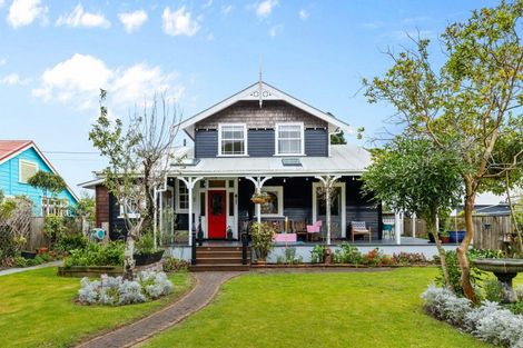 Photo of property in 112a Hine Street, New Plymouth, 4310