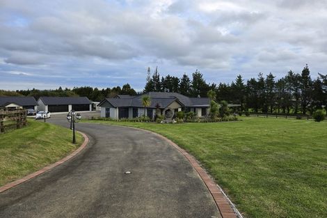 Photo of property in 190 Oraha Road, Kumeu, 0892