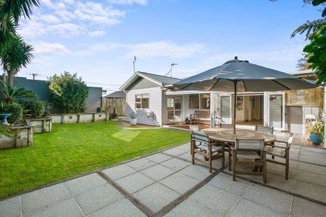 Photo of property in 47 Mclean Street, Strandon, New Plymouth, 4312