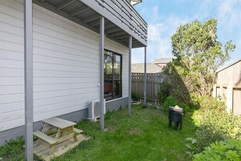 Photo of property in 8a Shastri Terrace, Khandallah, Wellington, 6035