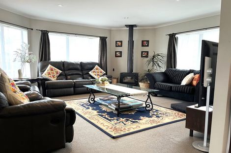 Photo of property in 2 Cosgrove Rise, Riverstone Terraces, Upper Hutt, 5018