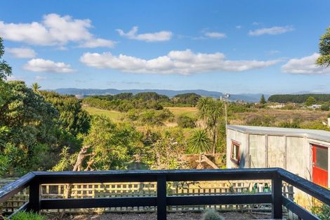 Photo of property in 4 Moana Street, Otaki Beach, Otaki, 5512