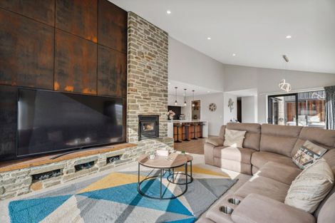 Photo of property in 32 Mount Nicholas Avenue, Wanaka, 9305