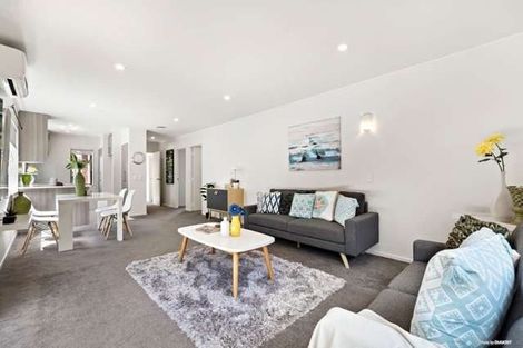 Photo of property in 2/14 Roberts Road, Te Atatu South, Auckland, 0610