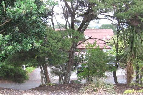 Photo of property in 2/366a Glenfield Road, Glenfield, Auckland, 0629