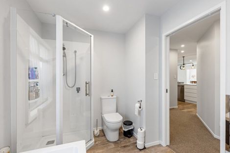 Photo of property in 17 Cyprus Place, Fitzherbert, Palmerston North, 4410