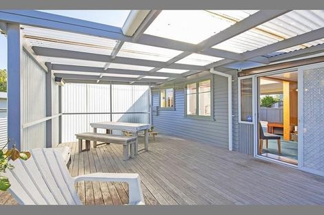 Photo of property in 85 Gloria Avenue, Te Atatu Peninsula, Auckland, 0610