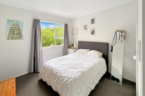 Photo of property in 27 Malters Place, Browns Bay, Auckland, 0630