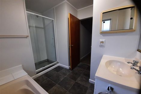 Photo of property in 2 Kingston Street, Awapuni, Palmerston North, 4412