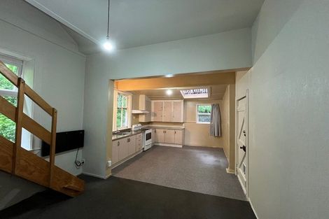 Photo of property in 1/13 Garden Road, Northland, Wellington, 6012