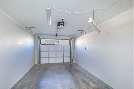 Photo of property in Rangeview Villas, 17/9 Fuller Close, Levin, 5510