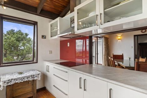 Photo of property in 8 Shearwater Rise, Rothesay Bay, Auckland, 0630