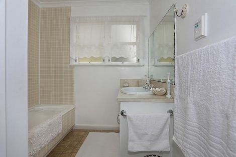 Photo of property in 26 Oxford Street, Marton, 4710