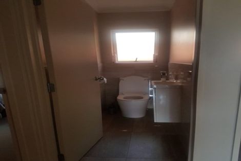 Photo of property in 2 Senator Drive, Manurewa, Auckland, 2105