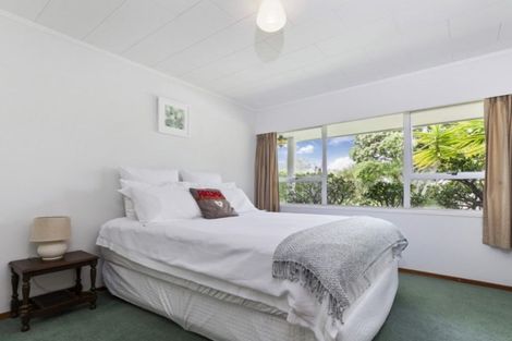 Photo of property in 39 Harbour View Road, Point Wells, 0986