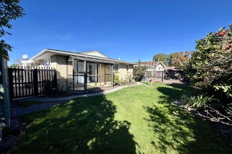 Photo of property in 35 Oldwood Street, Bishopdale, Christchurch, 8053
