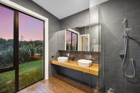 Photo of property in 458 Whitehills Road, Waitoki, Silverdale, 0994