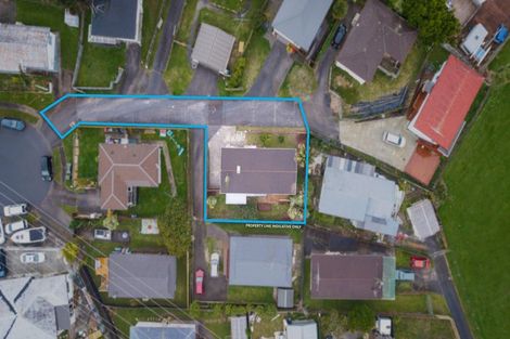 Photo of property in 24 Halloran Place, Massey, Auckland, 0614