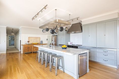 Photo of property in 10 Woolcombe Terrace, New Plymouth, 4310