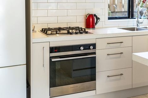 Photo of property in 9u7 Surrey Street, Tawa, Wellington, 5028
