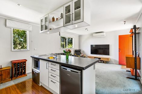 Photo of property in 10 Rangiwai Road, Titirangi, Auckland, 0604