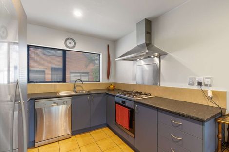 Photo of property in 37 Fields Parade, Oteha, Auckland, 0632