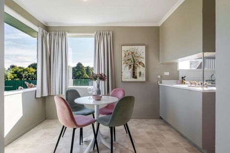 Photo of property in 35 Kimberley Grove, Westbrook, Palmerston North, 4412