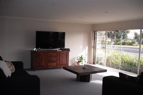 Photo of property in 97 Longford Park Drive, Takanini, 2112