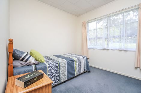 Photo of property in 28 Holmes Drive South, Massey, Auckland, 0614