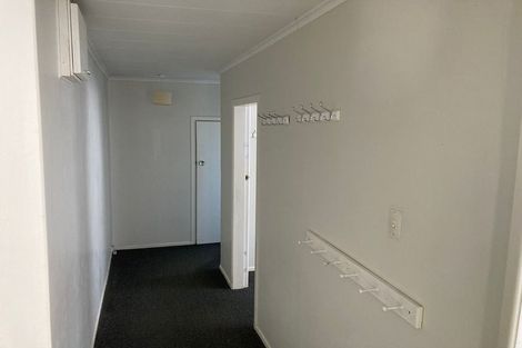 Photo of property in 87 Queens Drive, Lyall Bay, Wellington, 6022