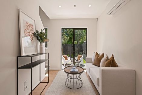 Photo of property in 5/721 Te Atatu Road, Te Atatu Peninsula, Auckland, 0610