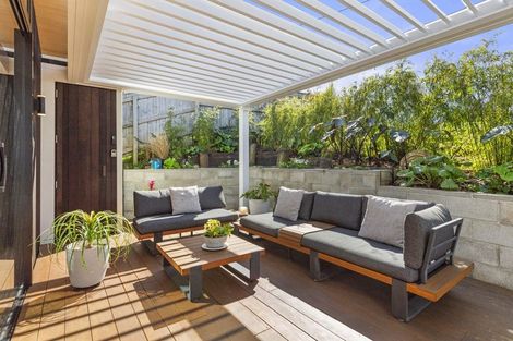 Photo of property in 21 Point Street, Raglan, 3225