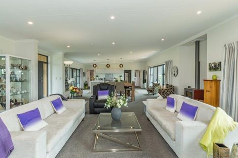 Photo of property in 126 Gladstone Road, Levin, 5571