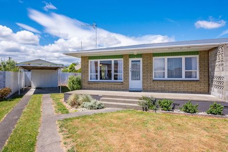 Photo of property in 2 Windsor Place, Levin, 5510