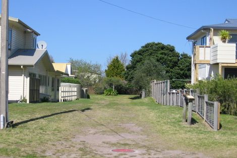 Photo of property in 168 Captain Cook Road, Cooks Beach, Whitianga, 3591