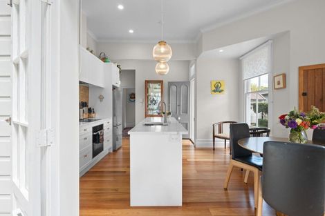Photo of property in 33 Naylor Street, Hamilton East, Hamilton, 3216