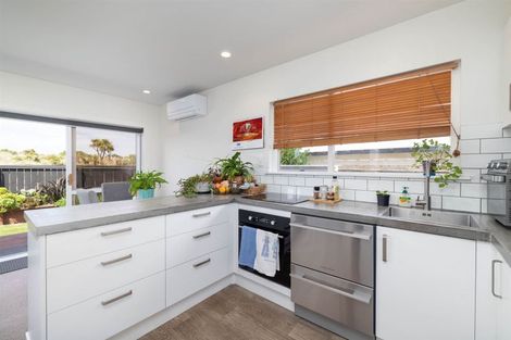Photo of property in 1/528 Marine Parade, South New Brighton, Christchurch, 8062