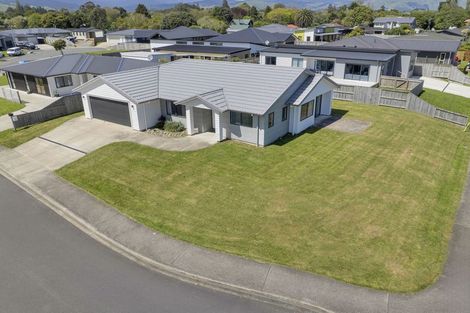 Photo of property in 2 Kingi Te Ahoaho Place, Otaki, 5512