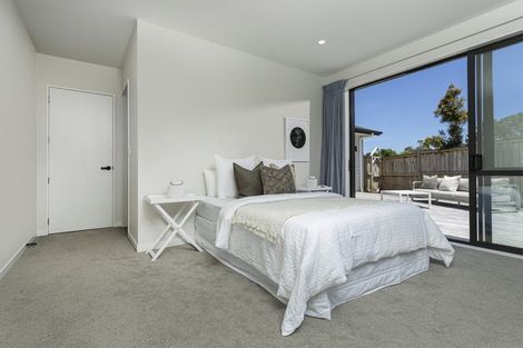 Photo of property in 1 Mcindoe Road, Kumeu, 0810