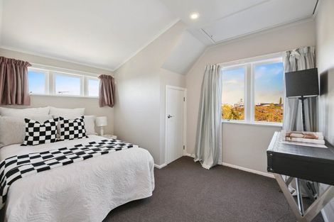 Photo of property in 19 Beach Road, Mellons Bay, Auckland, 2014