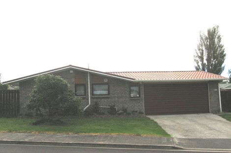 Photo of property in 2 Muriel Place, Ranui, Auckland, 0612