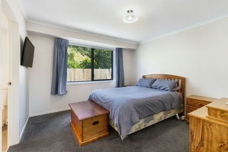 Photo of property in 8 Hull Place, Whitby, Porirua, 5024
